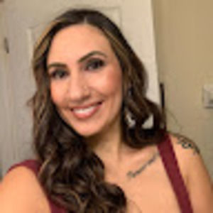 Meet your Posher, Yamira